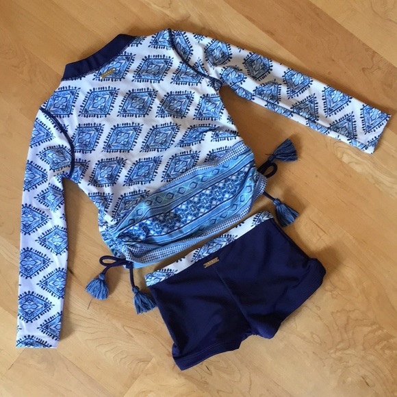 CABANA LIFE | Girls Batik 2-Piece Long Sleeve Rashguard Set - Picture 10 of 15